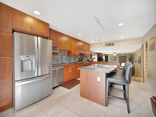 Dining room, Interior, Kitchen, Pendant Lights, Recessed Lighting, Stainless Steel Appliances