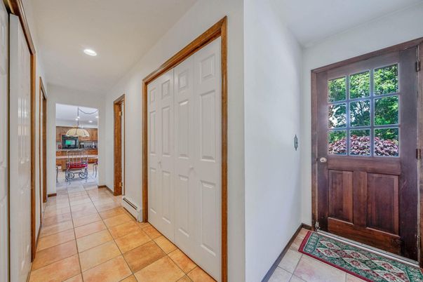 Dining room, Interior, Recessed Lighting