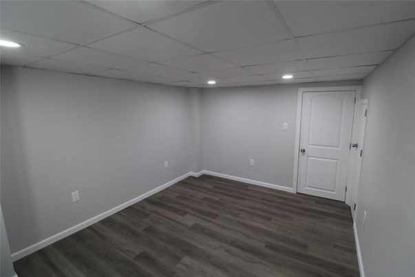 Empty room, Interior, Recessed Lighting, Wood Texture Flooring
