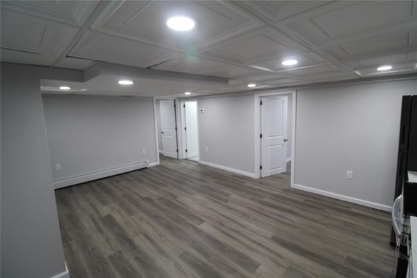 Empty room, Interior, Recessed Lighting, Wood Texture Flooring