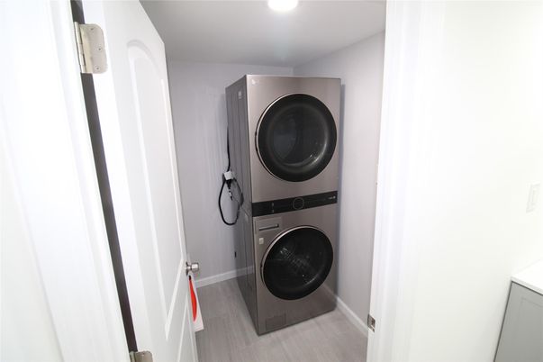 Interior, Recessed Lighting, Utility Closets, Washer, Wood Texture Flooring