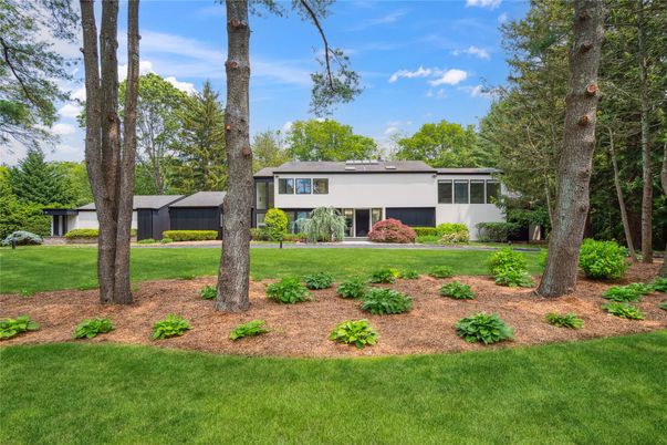 Backyard, Exterior, Facade, Split Level