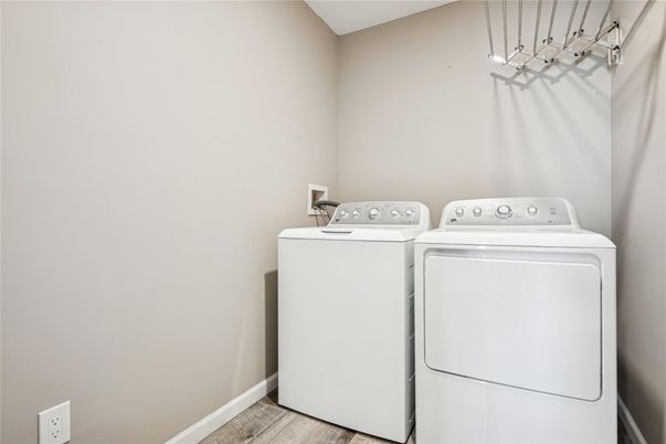Interior, Utility Closets, Washer, Wood Texture Flooring