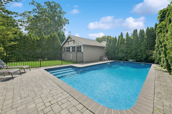 Exterior, Pool