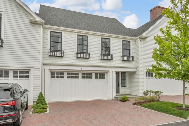Attached, Exterior, Facade, Rowhouse