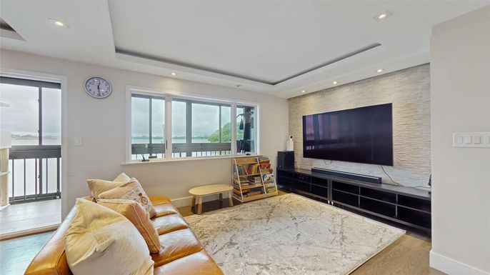 Interior, Living room, Recessed Lighting, Water, Wood Texture Flooring