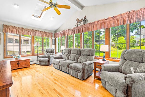 Interior, Living room, Recessed Lighting, Sun Room, Wood Texture Flooring