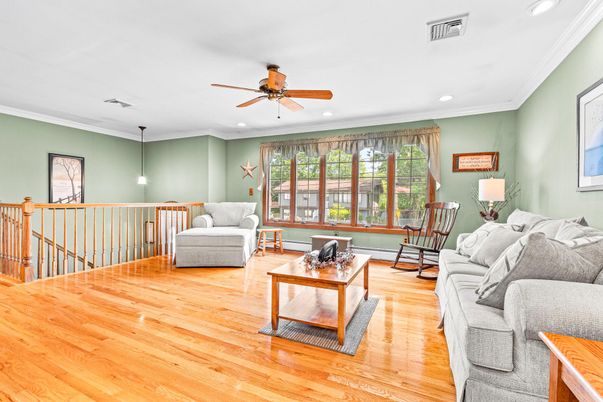 Interior, Living room, Pendant Lights, Recessed Lighting, Wood Texture Flooring