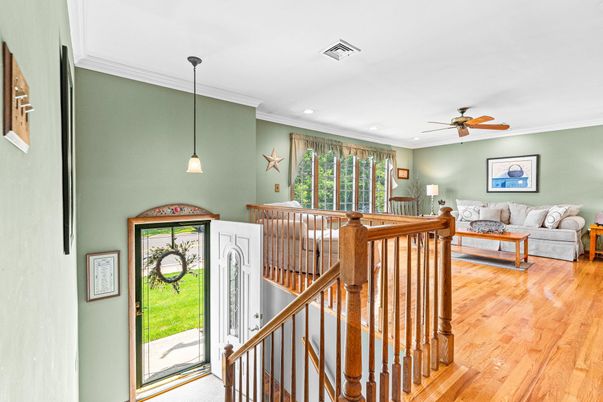 Interior, Living room, Pendant Lights, Recessed Lighting, Wood Texture Flooring