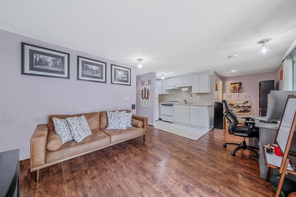 Home Office, Interior, Kitchen, Recessed Lighting, Wood Texture Flooring