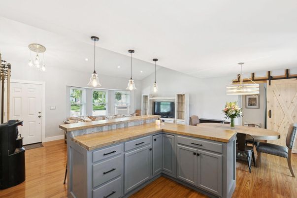 Dining room, Interior, Kitchen, Pendant Lights, Recessed Lighting, Wood Texture Flooring