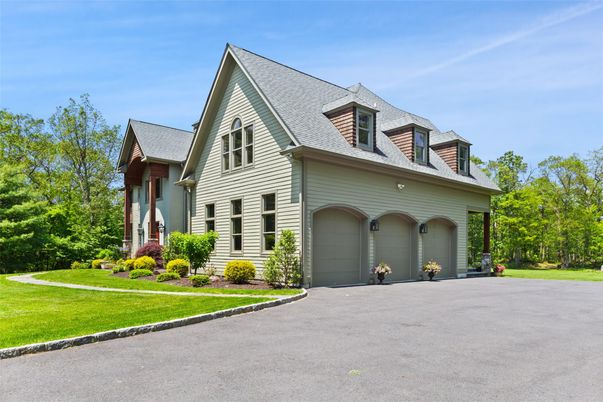 Attached, Exterior, Facade, Farmhouse