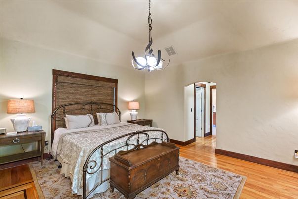 Bedroom, Interior, Pendant Lights, Wood Texture Flooring