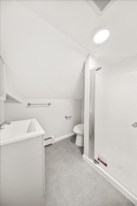 Bathroom, Interior, Recessed Lighting