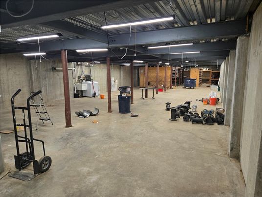 Fitness Equipment, Interior, Recessed Lighting