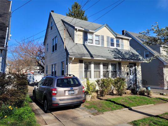 Exterior, Facade, Cape Cod