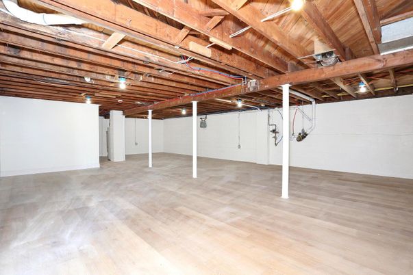 Empty room, Interior, Wooden Beams, Wooden Ceilings, Wood Texture Flooring