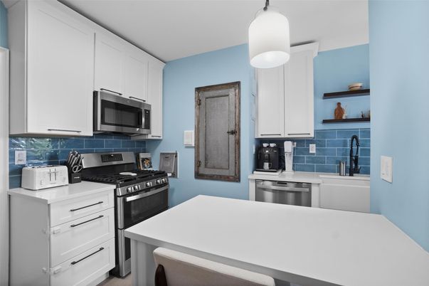 Interior, Kitchen, Pendant Lights, Stainless Steel Appliances