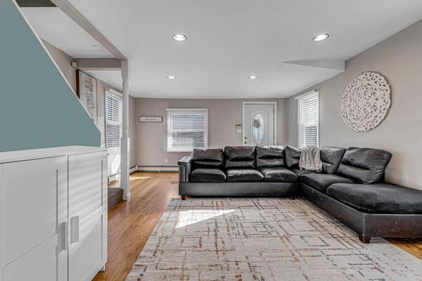 Interior, Living room, Recessed Lighting, Wood Texture Flooring