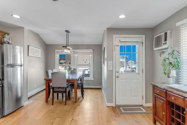 Dining room, Interior, Kitchen, Pendant Lights, Recessed Lighting, Wood Texture Flooring