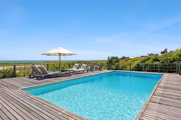 Exterior, Pool, Water