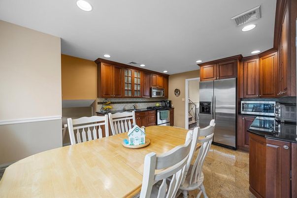 Dining room, Interior, Kitchen, Recessed Lighting, Stainless Steel Appliances