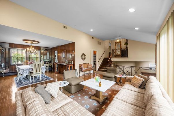 Chandelier, Dining room, Interior, Living room, Recessed Lighting, Wood Texture Flooring