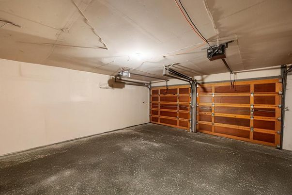 Garage, Interior