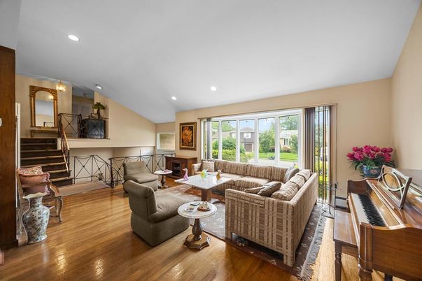 Interior, Living room, Piano, Recessed Lighting, Wood Texture Flooring