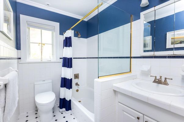 Bathroom, Interior, Tile Countertops