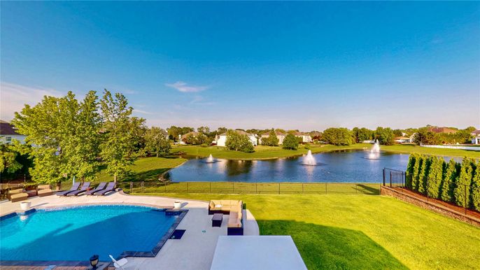 Exterior, Pool, Water