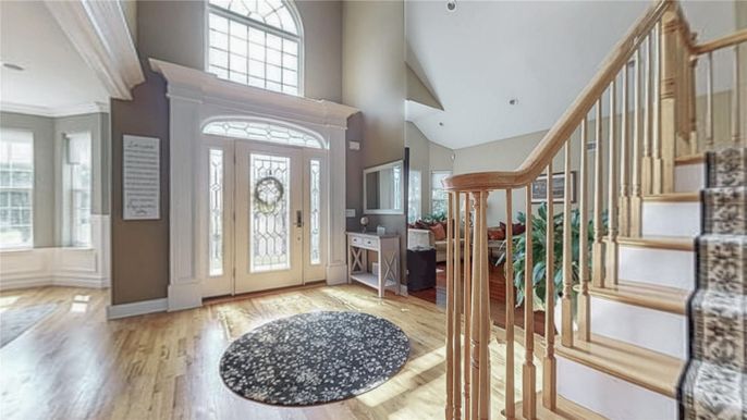 Interior, Recessed Lighting, Wood Texture Flooring