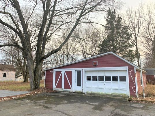 Detached Garage, Exterior