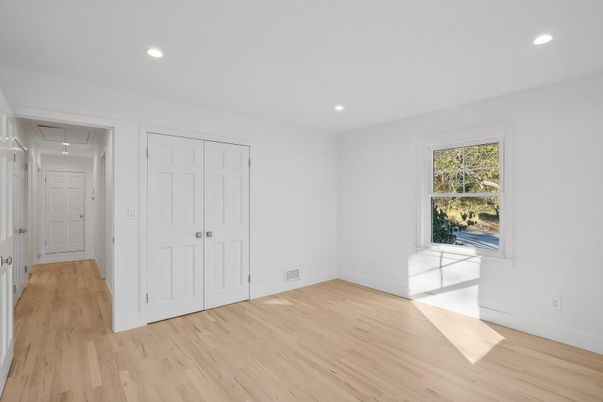 Empty room, Interior, Recessed Lighting, Wood Texture Flooring