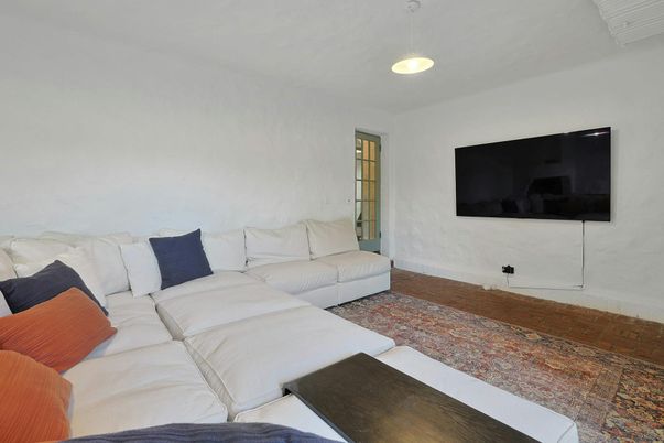 Interior, Living room, Pendant Lights