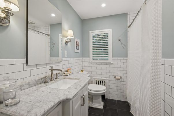 Bathroom, Interior, Recessed Lighting