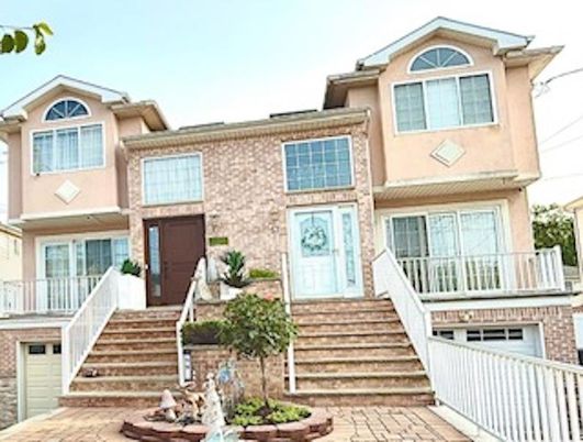Attached, Exterior, Facade, Brick Facade, Rowhouse