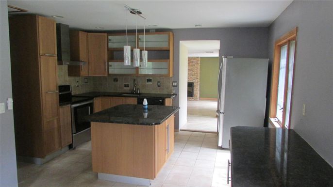 Fireplace, Interior, Kitchen, Pendant Lights