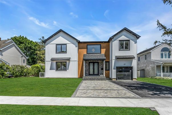 Attached, Exterior, Facade, Farmhouse