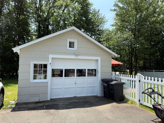 Detached Garage, Exterior