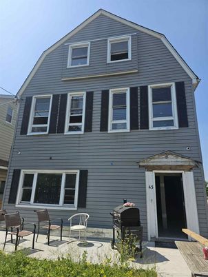 Exterior, Facade, Queen Anne Victorian