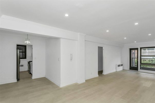 Empty room, Interior, Pendant Lights, Recessed Lighting, Wood Texture Flooring