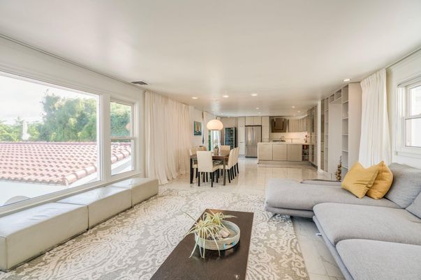 Dining room, Interior, Kitchen, Living room, Recessed Lighting