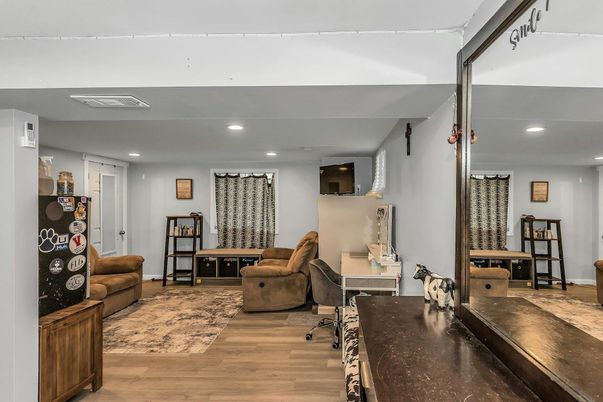 Interior, Recessed Lighting, Wood Texture Flooring