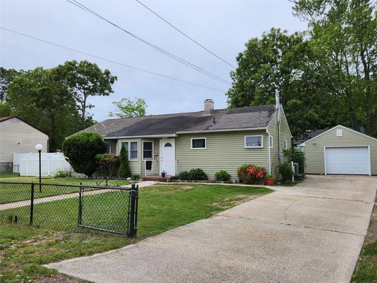 Backyard, Detached Garage, Exterior, Facade, Cape Cod