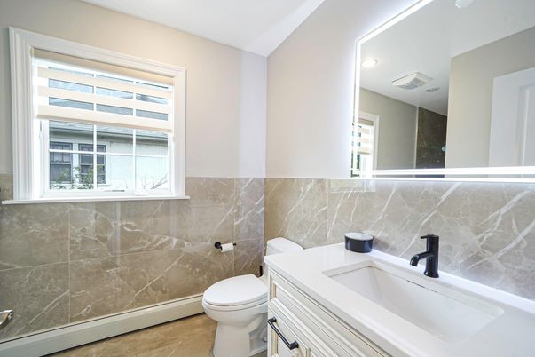 Bathroom, Interior, Recessed Lighting