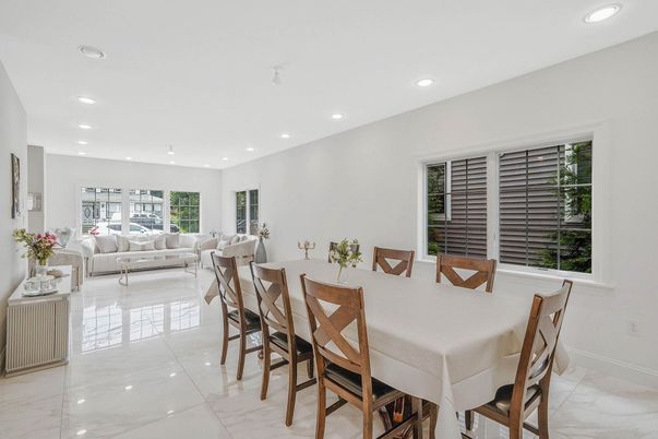 Dining room, Interior, Living room, Marble, Recessed Lighting