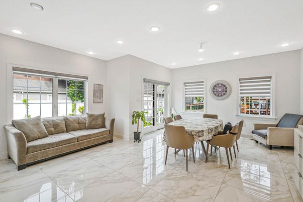 Dining room, Interior, Marble, Recessed Lighting