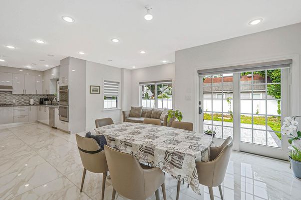 Dining room, Interior, Kitchen, Marble, Recessed Lighting