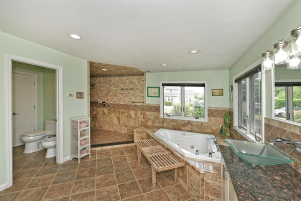 Bathroom, Interior, Recessed Lighting